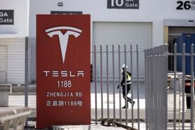 Cổ phiếu Tesla lao dốc, Elon Musk mất gần 4 tỷ USD chỉ sau 1 đêm