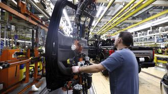 Ford lỗ 2 tỷ USD trong quý 1, dự báo u ám hơn về quý 2