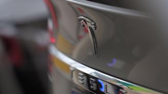 Tesla gây bất ngờ vì lãi liền 3 quý