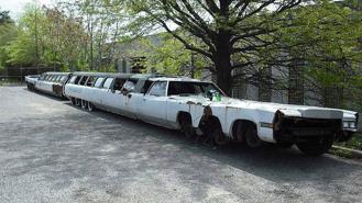 Chiếc ô tô dài nhất thế giới được đem đi phục chế