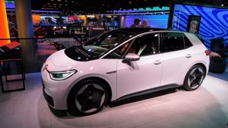 Volkswagen “chơi lớn”, chuẩn bị thống trị tương lai xe điện