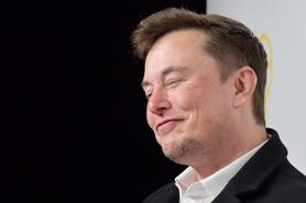 Ai nói Elon Musk là “thánh nổ”? Cổ phiếu Tesla lại lập kỷ lục đây này!