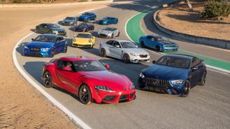 Màn đọ sức "khủng nhất thế giới" của 12 chiếc xe siêu hạng