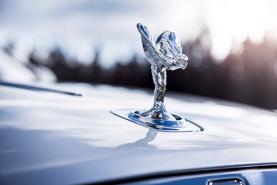 Rolls-Royce tạm dừng sản xuất vì Covid-19