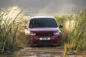 Land Rover "thay máu" Discovery Sport, giá bán "giật mình"