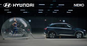 Hyundai "chơi liều": nhốt vận động viên Olympic vào ống khí thải xe hơi