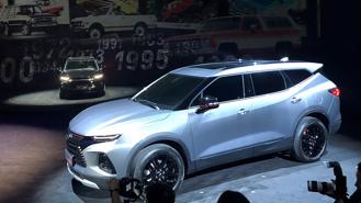 Chevrolet giới thiệu xe điện Menlo và SUV Blazer 2020 mới tại Trung Quốc