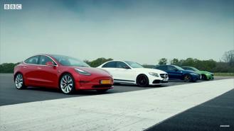 "Dựng tóc gáy" với màn vượt slalom của Tesla Model 3 Performance