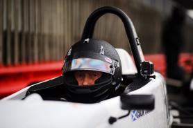 Tay đua phải cắt cụt cả 2 chân vì tai nạn liên hoàn