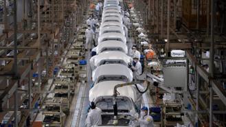 Các hãng ô tô toàn cầu chuẩn bị kế hoạch trở lại sản xuất