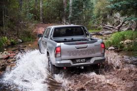 Triệu hồi gần 2.000 bán tải Toyota Hilux nhập khẩu