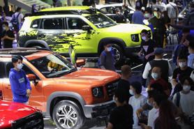 Hết ưu đãi 50% phí trước bạ, thị trường ô tô Việt sụt giảm mạnh