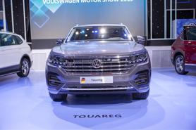 Vì sao xe Volkswagen Touareg lại có “đường lưỡi bò”?