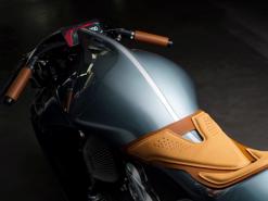 Siêu mô tô Aston Martin ra mắt với giá gần 3 tỷ đồng