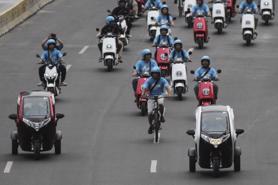 Dồn dập dự báo xe điện áp đảo xe động cơ đốt trong