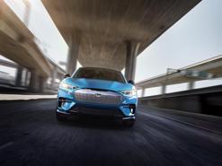 Mustang Mach-E: xe điện "hổ báo" đầu tiên của Ford