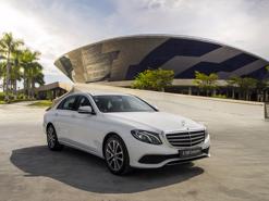 Mercedes E 200 Exclusive giá 2,29 tỷ đồng tại Việt Nam