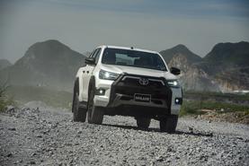 Toyota Hilux 2020 – Cú bứt tốc ngoạn mục của “vua” núi rừng