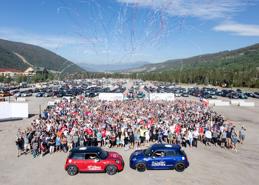 Mini Cooper và nỗi sợ “hết thời” ở tuổi 60