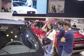 Hàng loạt ô tô đang giảm giá sâu