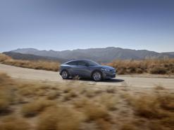 Điện hóa Mustang hay “canh bạc” của Ford?