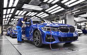 BMW giảm thưởng nhân viên để thêm tiền phát triển xe điện