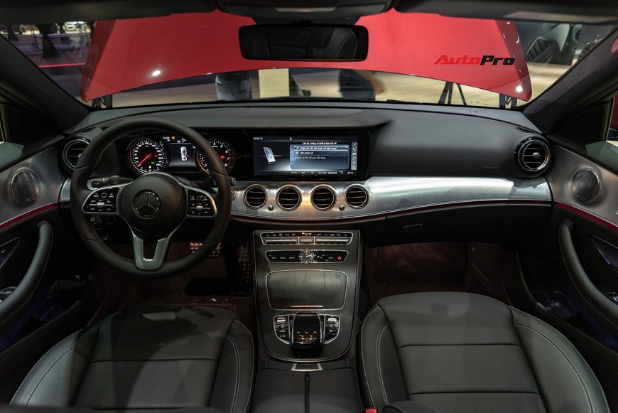 Đánh giá nhanh Mercedes-Benz E-Class 2019: Đe doạ cả BMW 3-Series mới sắp về Việt Nam - Ảnh 6.