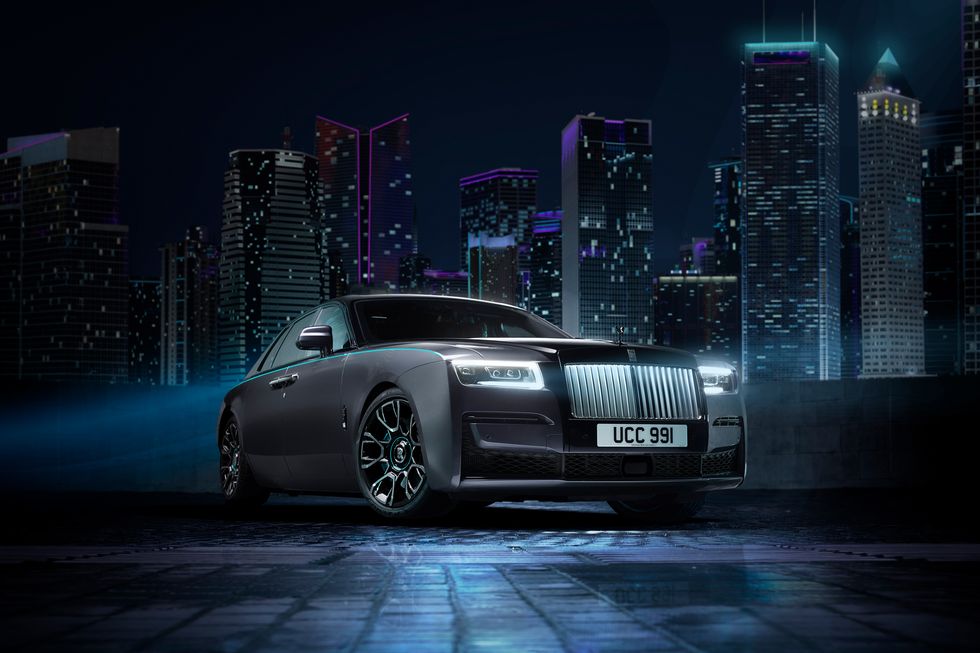 Rolls-Royce Ghost 2022 lộ diện với phiên bản đen nhám huyền bí | AutoMotorVN