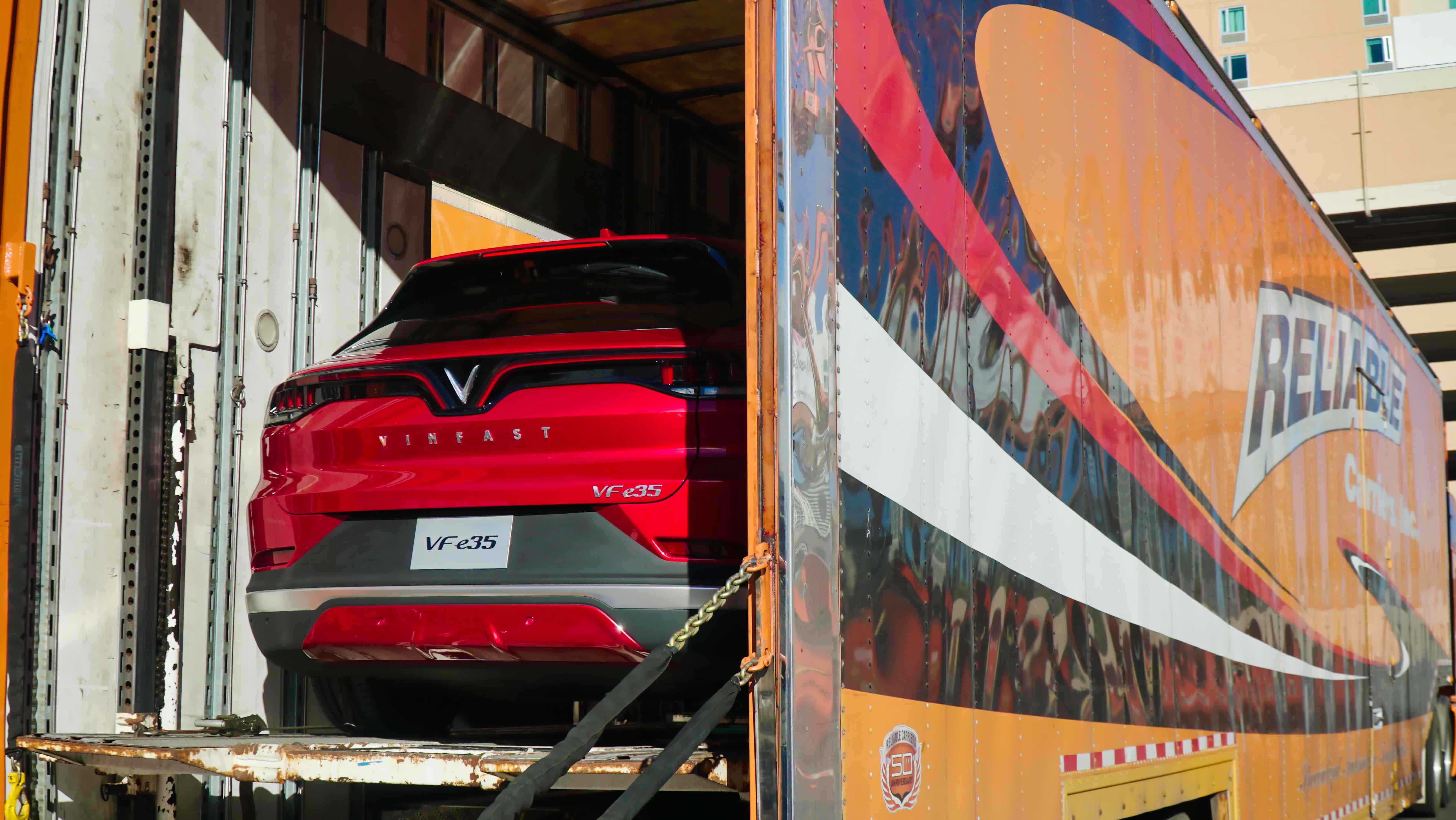 H&#233; lộ h&#236;nh ảnh gian h&#224;ng v&#224; xe điện VinFast chuẩn bị tr&#236;nh l&#224;ng tại CES 2022 - Ảnh 5