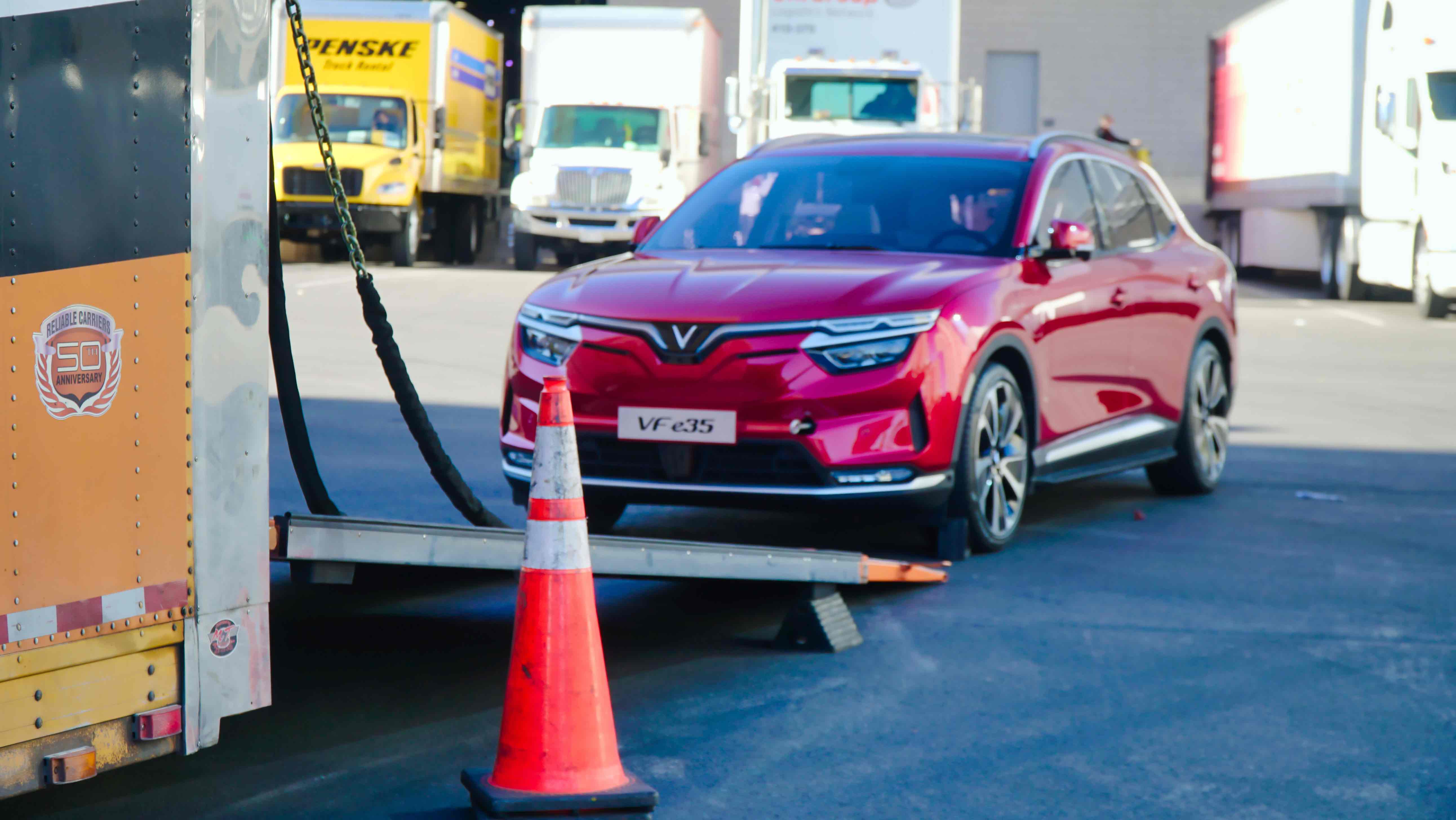 H&#233; lộ h&#236;nh ảnh gian h&#224;ng v&#224; xe điện VinFast chuẩn bị tr&#236;nh l&#224;ng tại CES 2022 - Ảnh 7