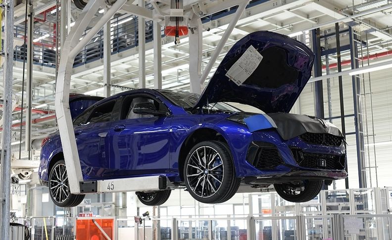 Các nhà sản xuất ô tô Đức gặp nhiều khó khăn trong sản xuất “xe xanh”