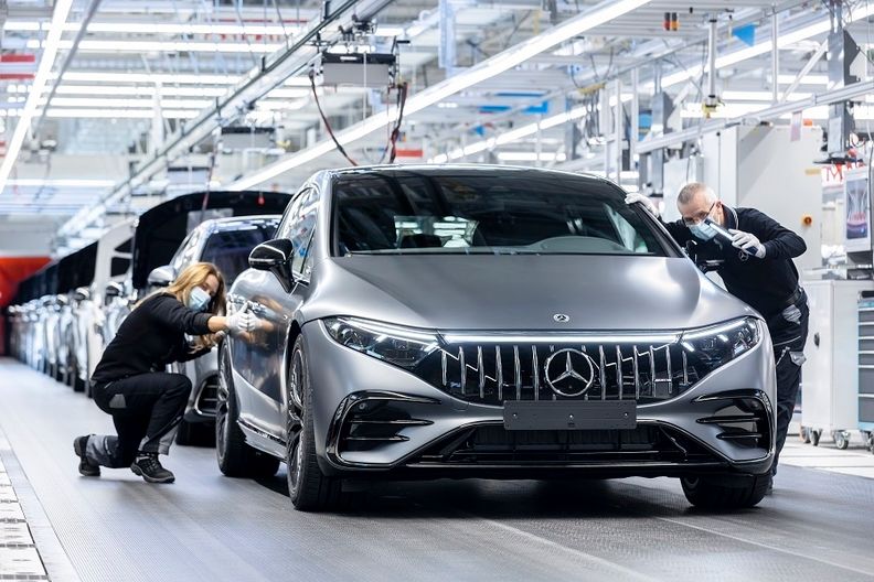 Mercedes tìm giải pháp năng lượng mới để thay thế khí đốt từ Nga