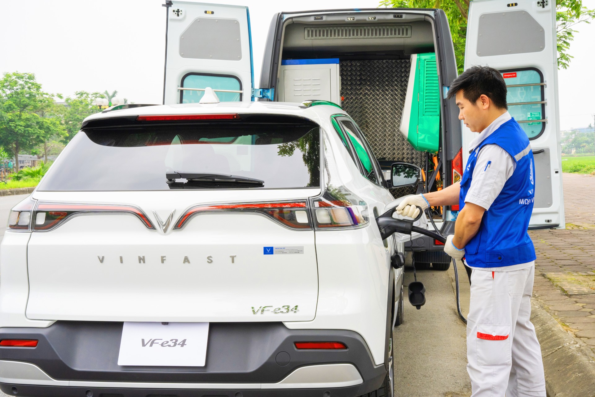 Tháng 5, doanh số xe xăng và xe điện VinFast tăng mạnh