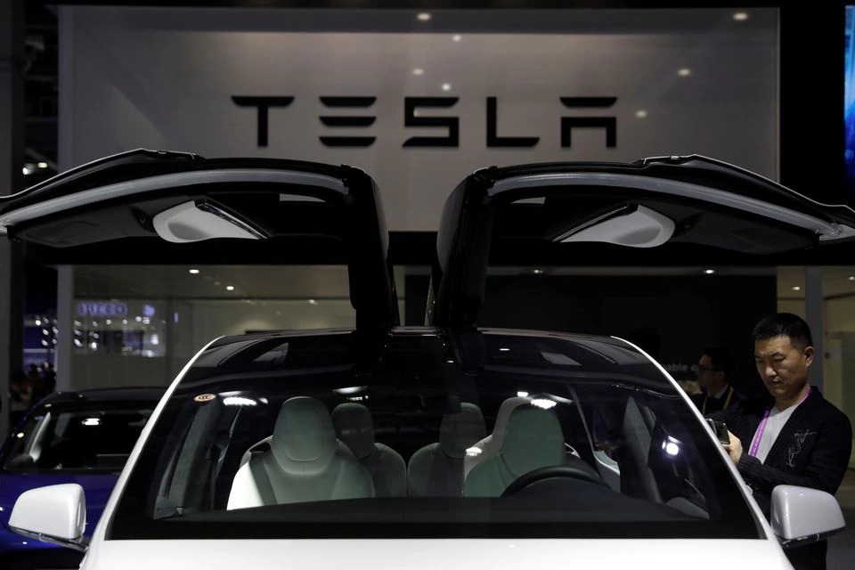 Gian hàng Tesla tại Triển lãm Nhập khẩu Quốc tế Trung Quốc (CIIE) lần thứ hai ở Thượng Hải, Trung Quốc hồi năm 2019.