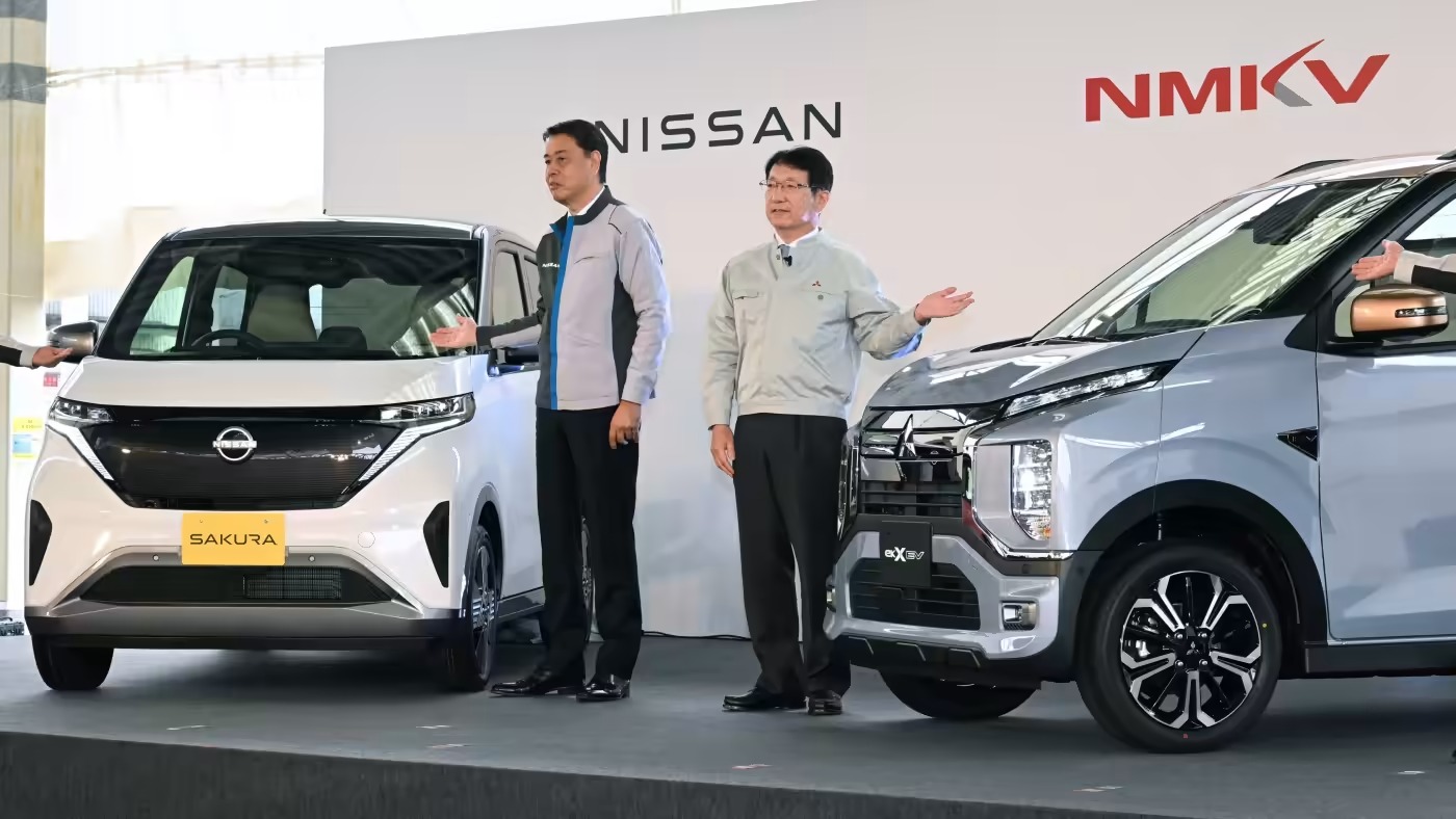 Nissan Motor và Mitsubishi Motors sẽ tung ra các mẫu xe điện cỡ nhỏ có giá dưới 2 triệu yên (15.700 USD) vào mùa hè này. 
