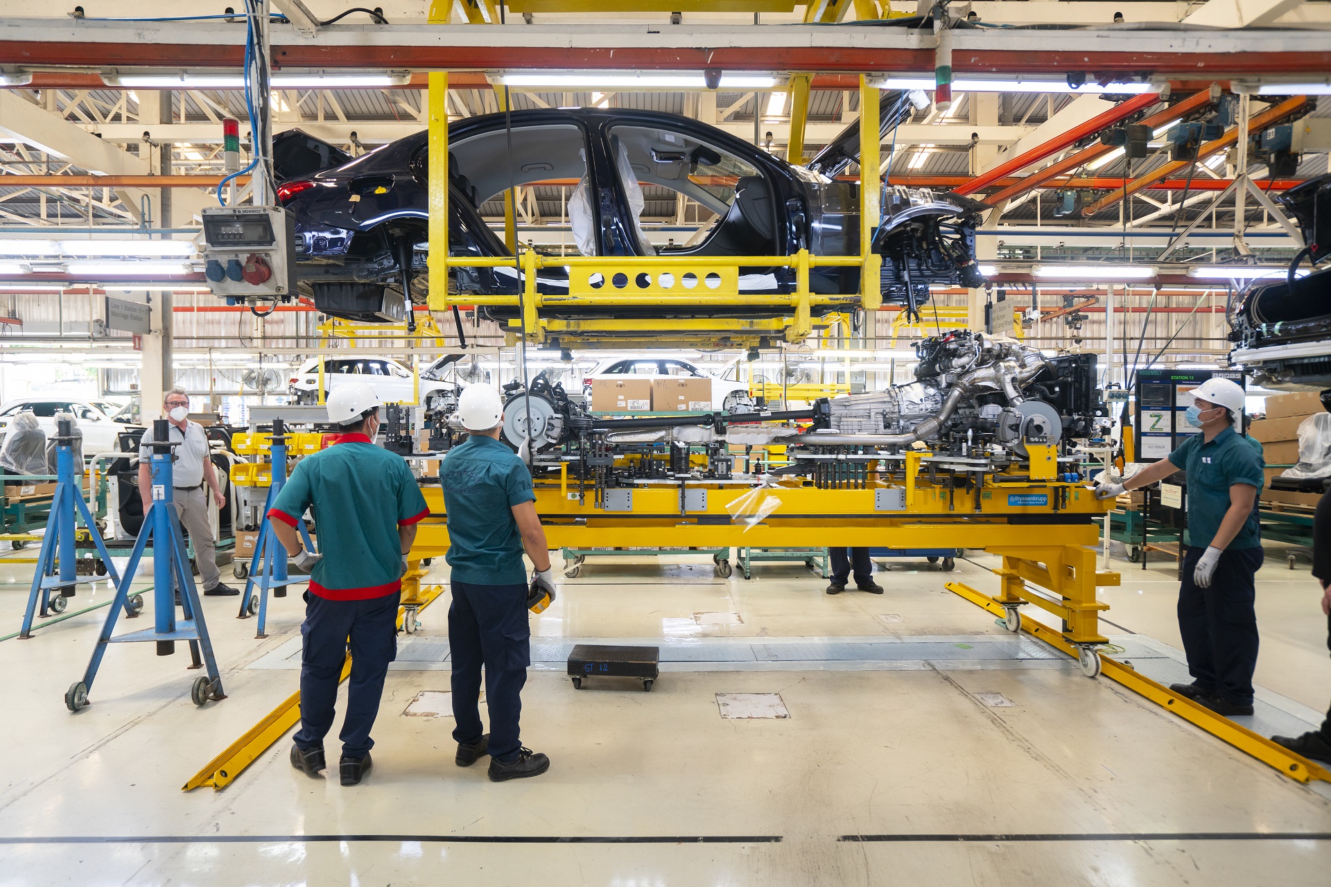 Cận cảnh công nghệ sản xuất ô tô trong nhà máy Mercedes-Benz Việt Nam