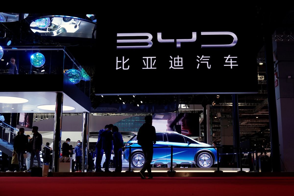 Rộ tin đồn Tesla đàm phán mua pin xe điện của hãng Trung Quốc BYD