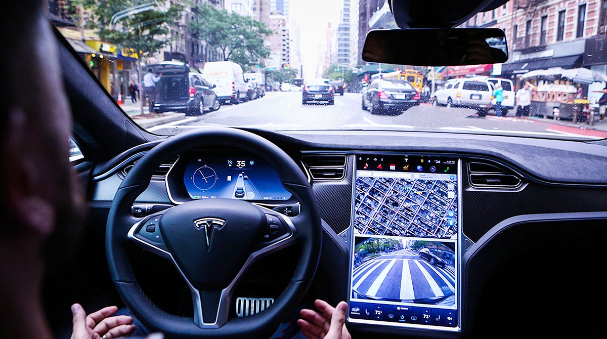 Mỹ mở rộng điều tra tính năng tự lái Autopilot, toàn bộ xe Tesla đều liên lụy