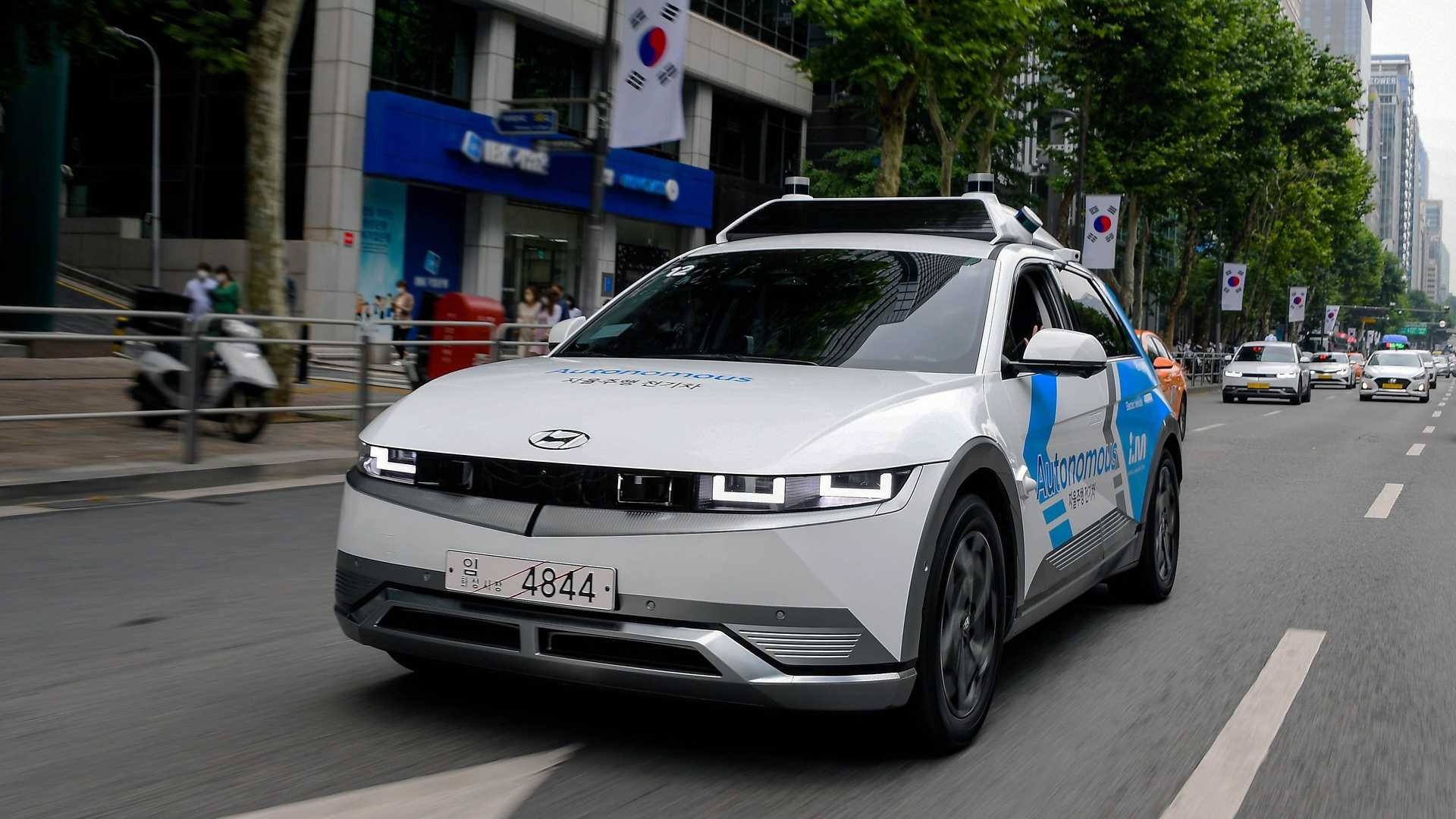 Dịch vụ RoboRide trong Ioniq 5 tự hành sẽ được thực hiện thông qua một ứng dụng chuyên dụng có tên i.M, hoạt động giống như các ứng dụng của Waymo hoặc Cruise.
