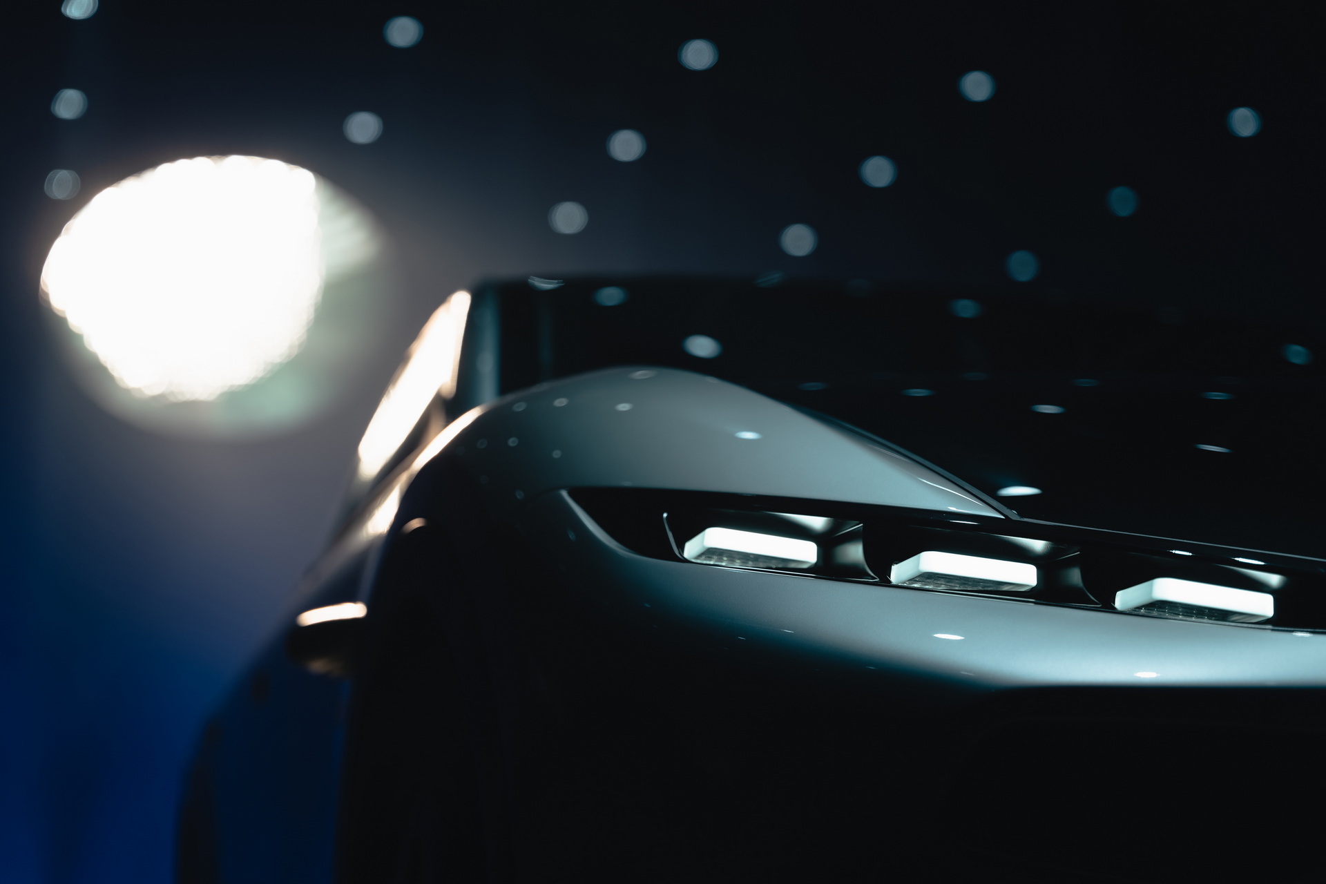 Lightyear 0 – Xe điện đặc biệt dùng pin sạc năng lượng mặt trời