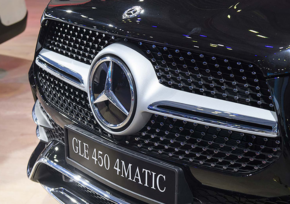 Mercedes-Benz Việt Nam triệu hồi hơn trăm xe vì lỗi bu lông dây điện 48V