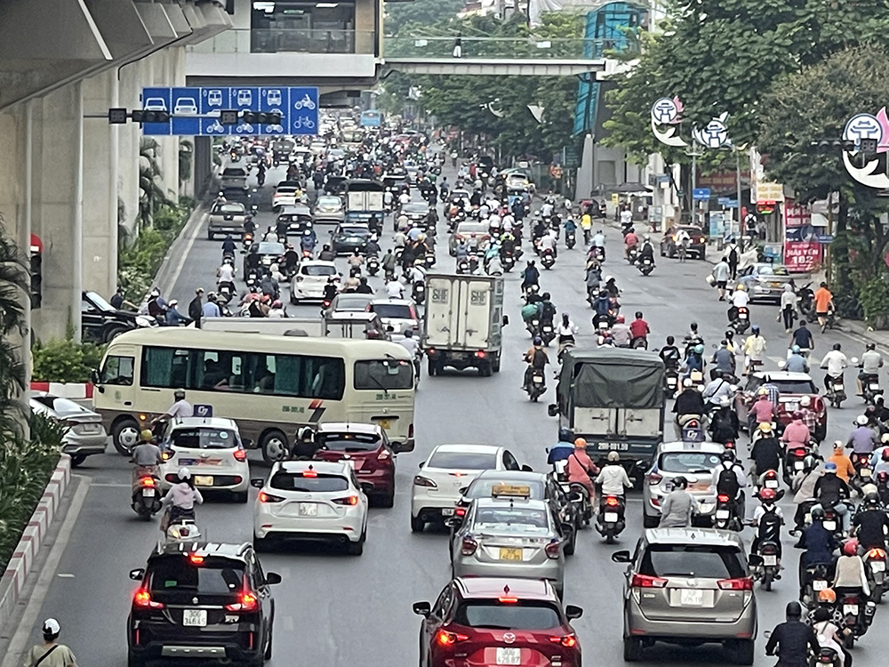 Hà Nội: Từ 6/8, phân làn riêng cho ô tô, xe máy trên đường Nguyễn Trãi