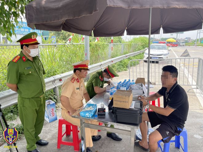 Cao điểm xử lý lái xe sử dụng ma túy trên tuyến cao tốc Nội Bài - Lào Cai và Pháp Vân - Cầu Giẽ - Ninh Bình