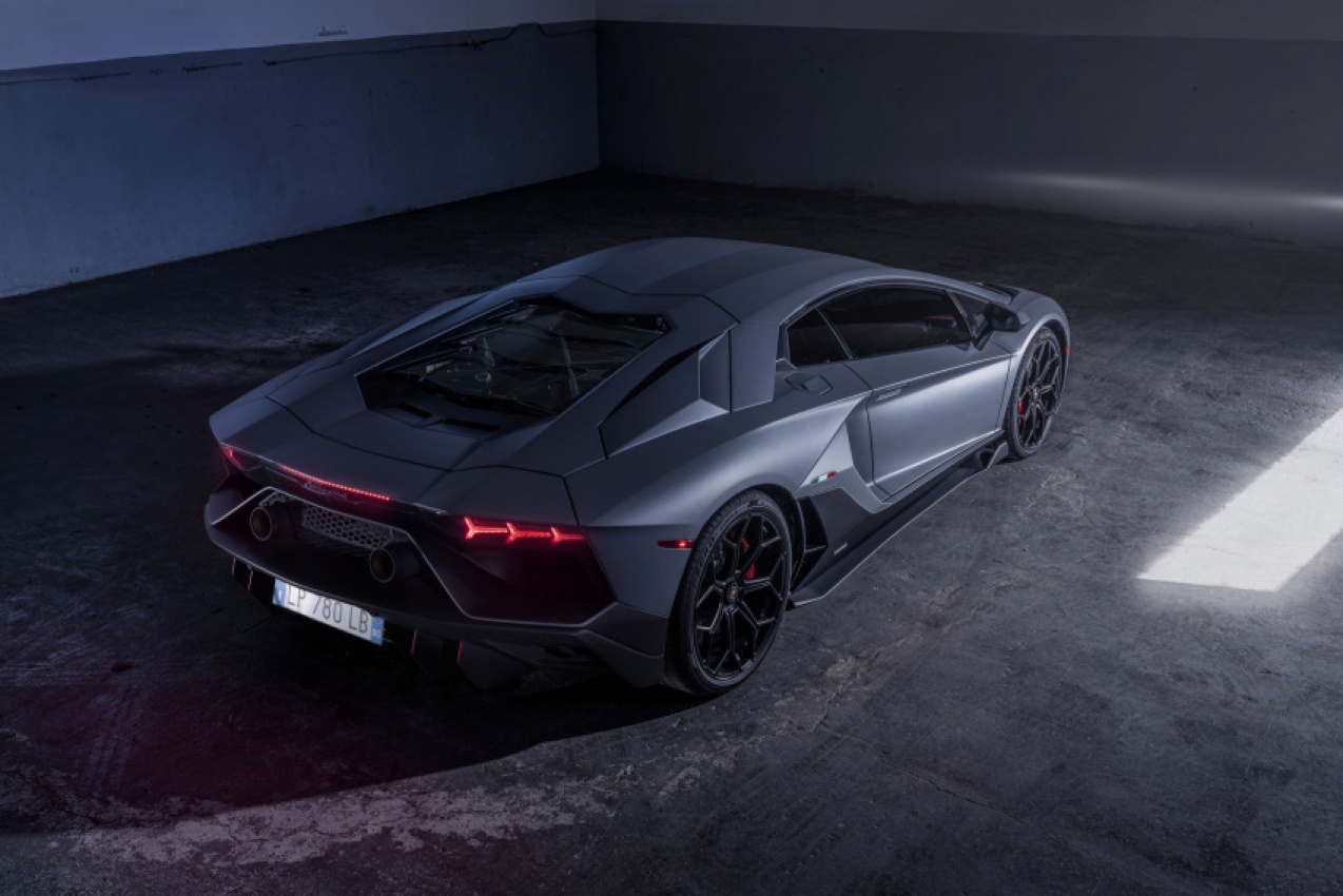 Lamborghini phát triển nhiên liệu tổng hợp “cứu” động cơ xăng