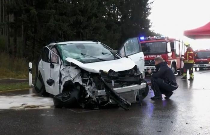 Xe điện BMW iX gây tai nạn liên hoàn ở Đức, 1 người tử vong, 9 người bị thương