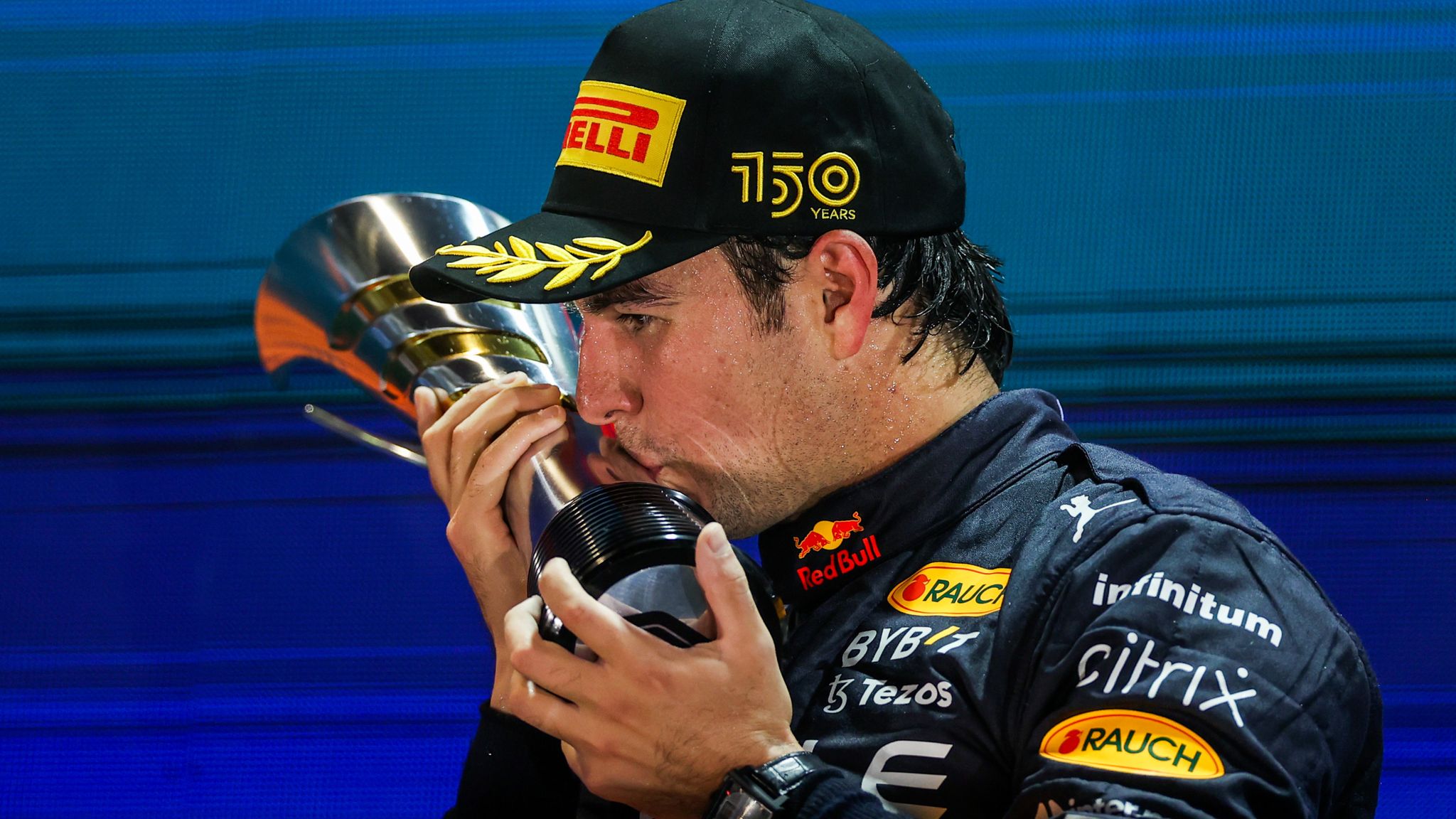 Kết quả GP Singapore: Sergio Perez thắng chặng, Max Verstappen chưa thể vô địch sớm
