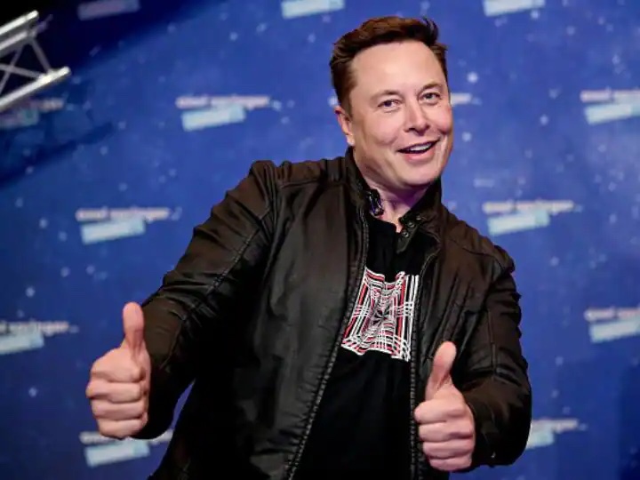CEO Elon Musk đi bán… nước hoa