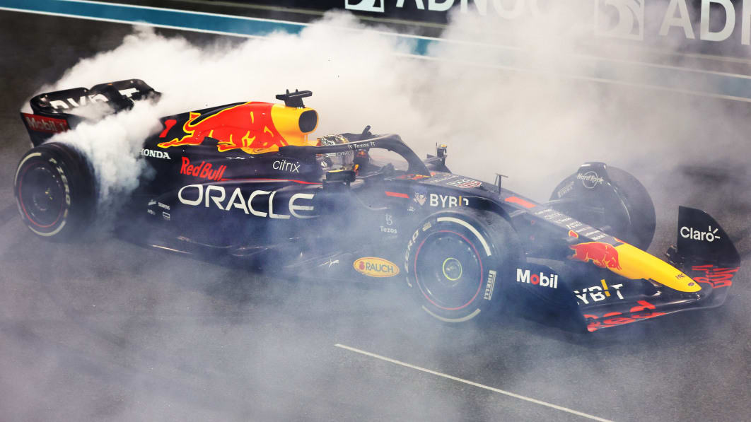 Max Verstappen kết thúc mùa giải F1 2022 với chiến thắng thứ 15 tại Abu Dhabi Grand Prix