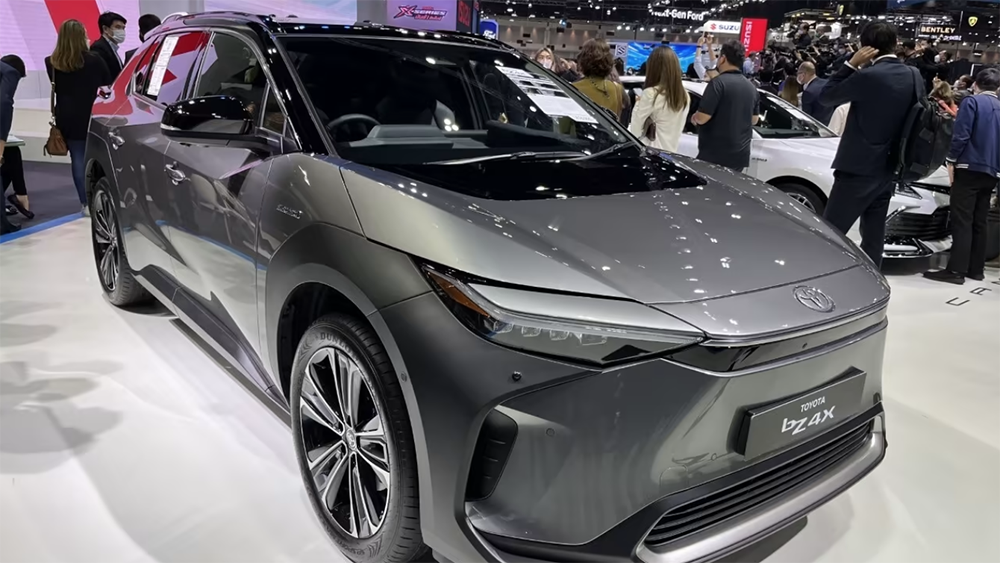 Toyota crossover bZ4X nhanh chóng 