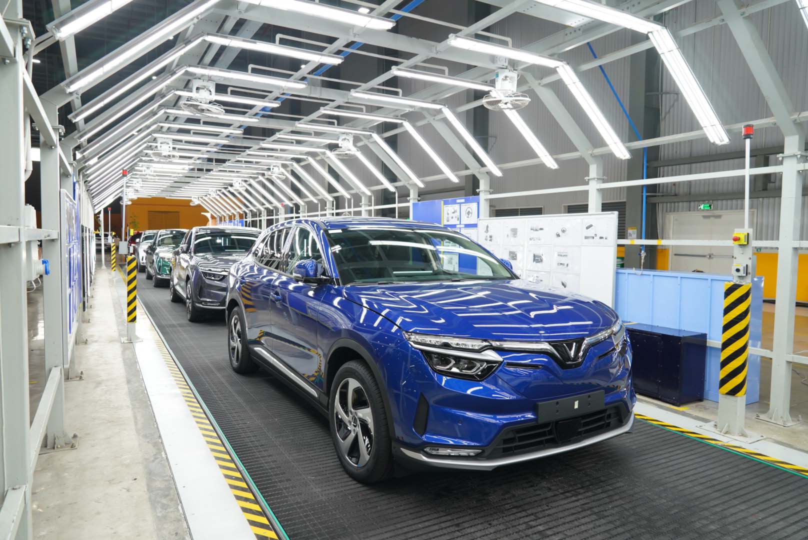 Thách thức của doanh nghiệp Việt khi xuất khẩu xe ra thế giới năm 2023